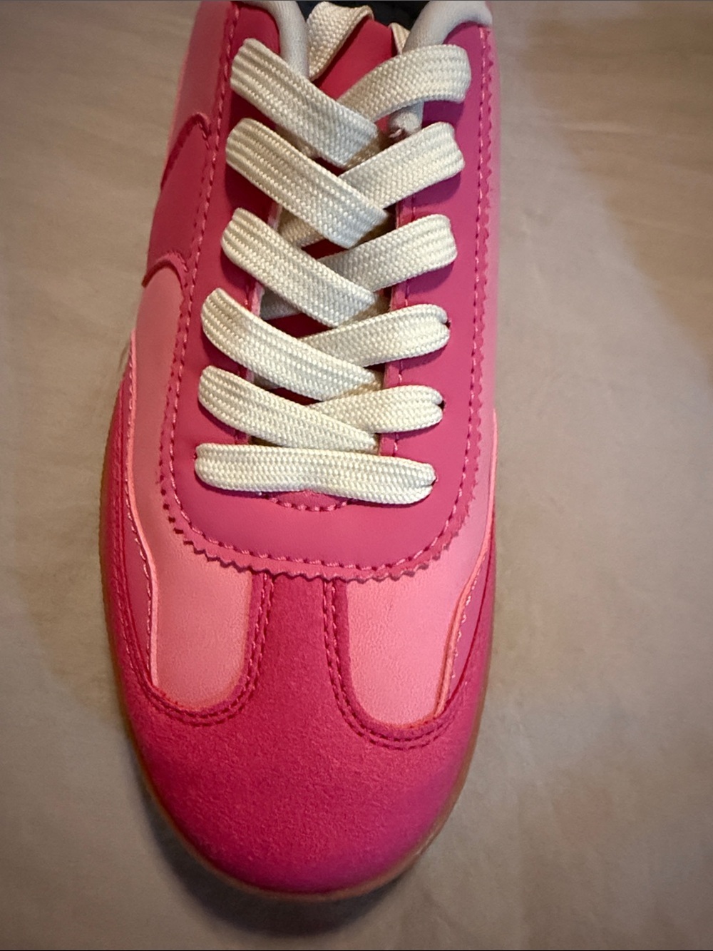 La Sheelah Women's Pink Retro Sneakers Size 8 - Picture 4 of 5